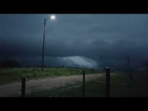 Pequeña tormenta en Estancia la Torcacita. Potrero de Garay. Córdoba. Argentina. 6 enero 2024