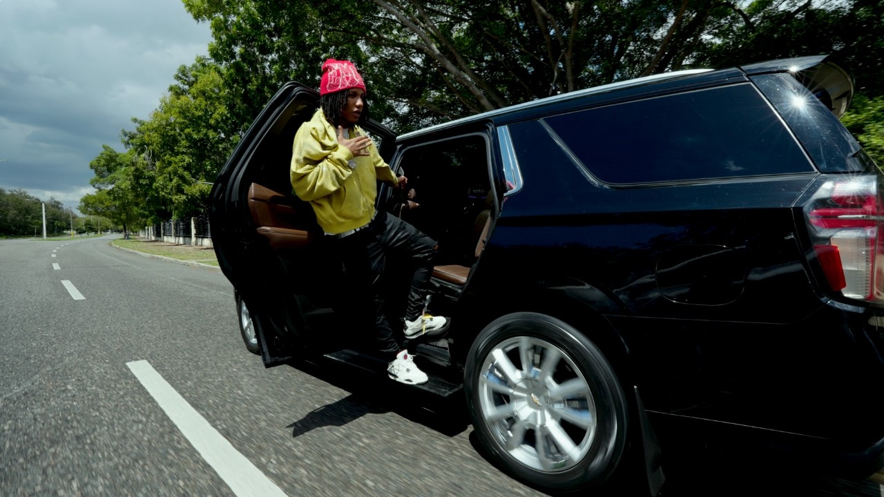 Luis Brown - DESIGNER (Video Oficial) | THREESOME