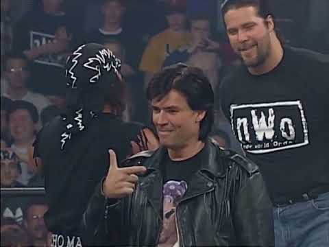 Kevin Nash shouts out Shawn Michaels during Macho Man Randy Savage Entrance! 1997 (WCW)
