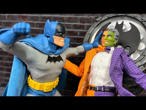 Mezco One: 12 Collective Golden Age Batman vs Two-Face Review
