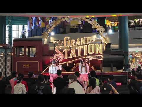 VID 2738 PEACH YOU  [Full Stage ] - Happiness Idol Concert 2022  @ Fashion Island