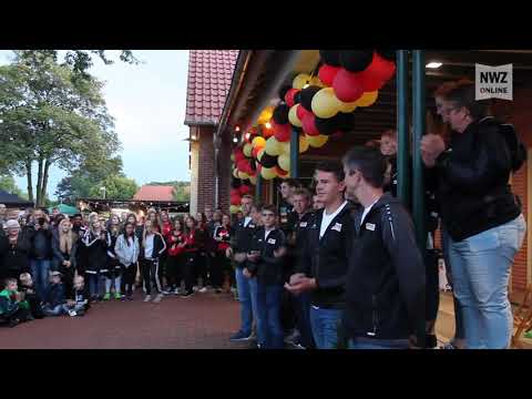 Ehrung der Jugend-Europameister im Faustball bei der DM-Fete in Brettorf