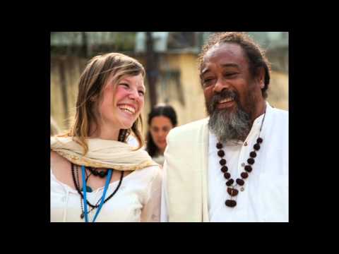 Krishnabai talks with Rishi from Sahaja 2015