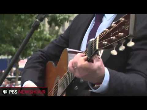 Paul Simon performs 'The Sounds of Silence' at Ground Zero for the 9/11 Anniversary