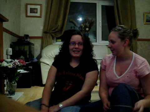 TheLolBowl: Reunited - Shakira, Paella and Martina Navratilova