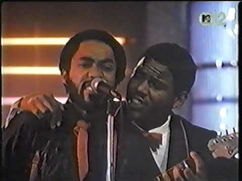 The BusBoys - (The Boys Are) Back in Town