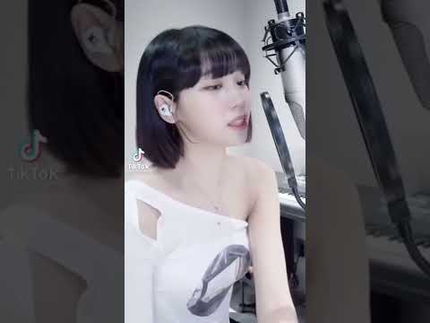 SOUR GRAPES 🍇 Lesserafim's Chaewon voice is so damn attractive. . .  #Lesserafim #Chaewon