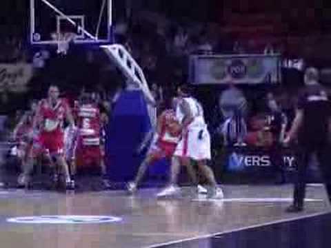 12 13-02-08 - BCO-Antwerp - Greg Brunner scoort na assist El