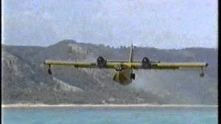 preview picture of video 'Lac de Ste Croix Attaque d'Avions  semi-aanval door vliegtuigen'