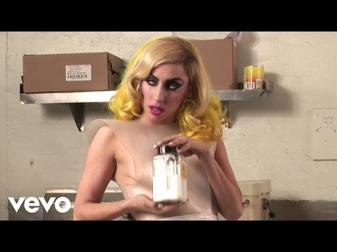 Lady Gaga - Telephone ft. Beyoncé (Official Behind The Scenes)