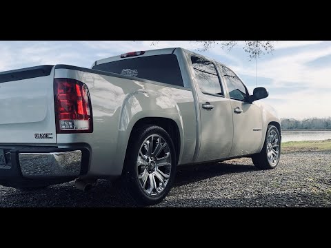 Lowered 4/6 GMC Sierra on 22s