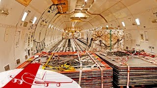 INSIDE AN EMPTY CARGO AIRPLANE - Boeing 747-400