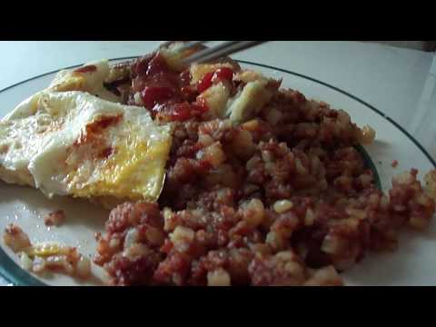 Brookdale corned beef hash with eggs & home fries