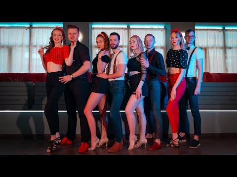 ESTA NOCHE | GRUPO ESENCIA ESTONIA | Mike Bahía & Greeicy - Esta Noche