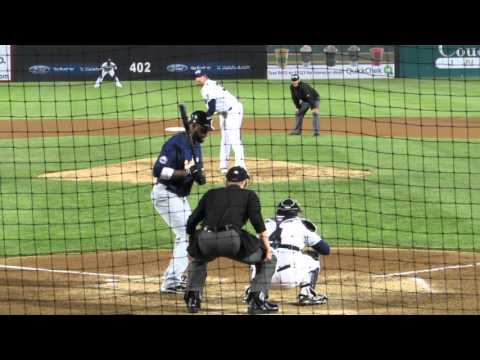 4/27/2016: Brandon Sisk vs. Joel Guzman