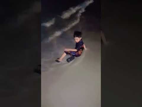 Beach 🏖️ enjoy umm Al Quwain #foryou #dubai #dubailife #beachvlog #viralreel #like #viralshort