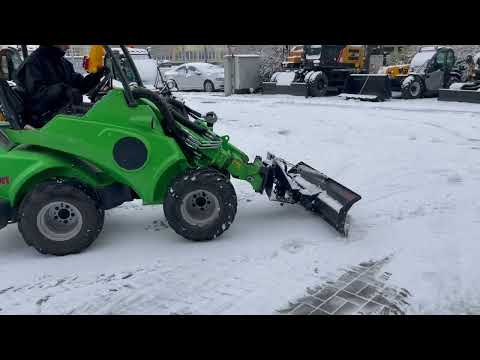 Hótakarítás a VERBIS Kft. telephelyén  AVANT 635-el