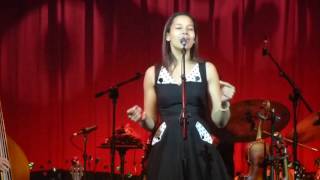 Rhiannon Giddens 2016-03-19 Don't Let It Trouble Your Mind at The Blue Mountains Folk Festival