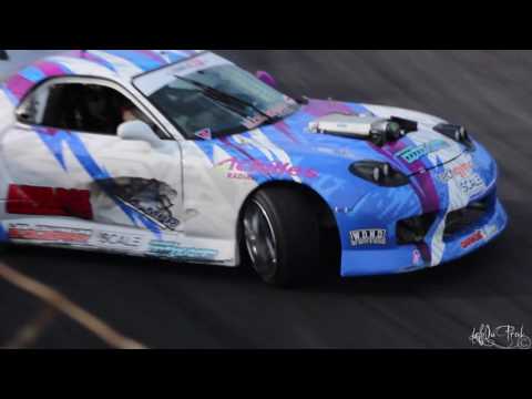 Francis Tassé leading Patrick Cyr - Formula Drift Canada Round 1 2015 - Final Battle -
