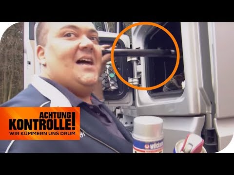 Schlagstock & Pfefferspray im LKW - Was will der Fahrer damit? | Achtung Kontrolle | kabel eins