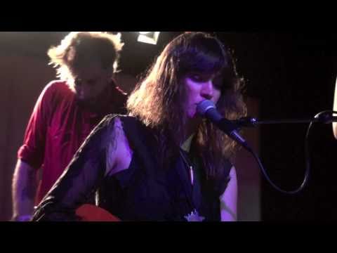 AMANDA JO WILLIAMS - Sick And Dying / Will The Circle Be Unbroken (live at The Echo)