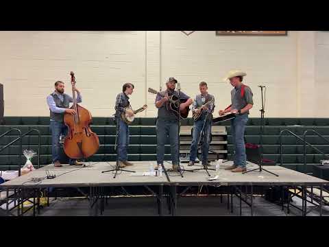 WhiteOak Ramblers @North Stokes High “Boy that wouldn’t hoe corn” Alison Krauss Dan Tyminski  ￼￼