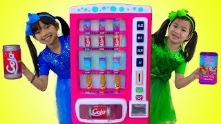 Emma &amp; Jannie Pretend Play w/ Pink Vending Machine Soda Kids Toys