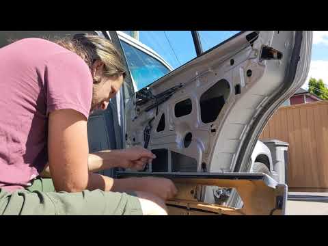 How to replace the rear door panel on a Mercedes W124