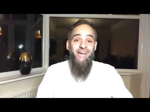 Ist Niqab pflicht oder nur Hijab? Beide Meinungen gibt es. Islam Frau Vollverschleierung Kopftuch