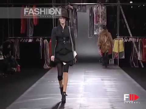 "Vivienne Westwood" Autumn Winter 2004 2005 Paris 2 of 4 Pret a Porter by FashionChannel