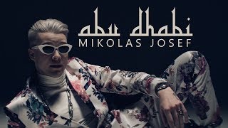 Kadr z teledysku Abu Dhabi tekst piosenki Mikolas Josef