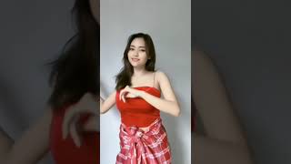 Download lagu Cewek Cantik Pakai Sarung Joget Manja #shorts #storywa #videoviral mp3