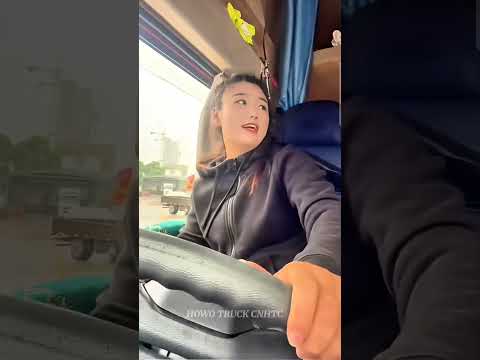 Piękna dziewczyna mistrzem cofania ciężarówki! 😍🚛🤭#girltrucker #truckdriver #beautiful #trucking