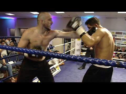 IBA Boxing - Matt King v Ben Williams - Good Scrap!