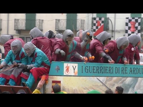 Battaglia arance I Guerrieri di Re Arduino carro da getto - Carnevale Ivrea 2016