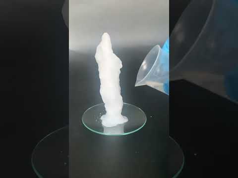 Make instant ice with Sodium Acetate…. #science #instantice #experiment #chemistry #ice