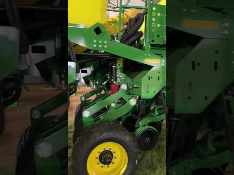Nova 3100F Plantadeira John Deere  auto transportável