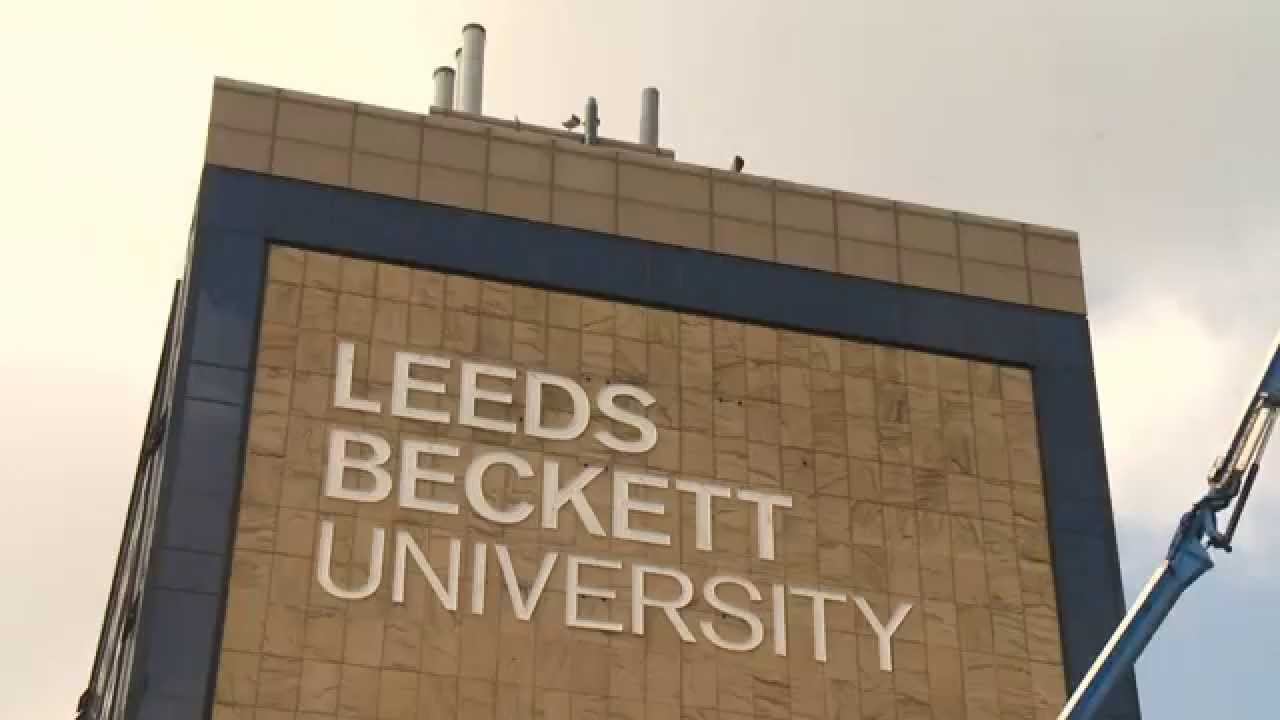 Leeds Beckett University sign timelapse