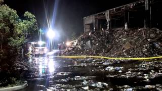 preview picture of video 'Brentwood Ambulance /Fire Department Recycling Plant fire 2013'