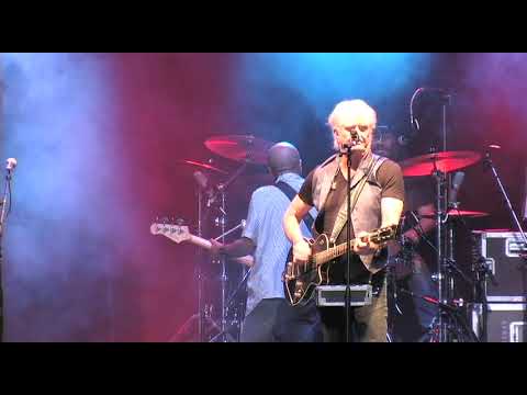 The Untouchable One - Tom Cochrane and Red Rider ... Vancouver Island Musicfest 2019