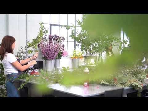 McQueens Flower School: Foam Free Urn Class