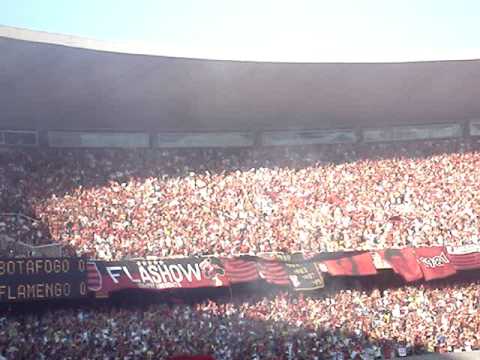 A MAIOR E MAIS BONITA TORCIDA DO MUNDO