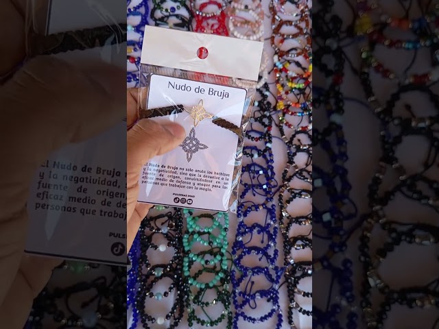 Vídeo relacionado con Pulsera negra de Protección con Tetragramatón y Nudo de Bruja, Plata 925, Cordón Ajustable, Disponible en Rojo y Negro (Negra Doble protección)