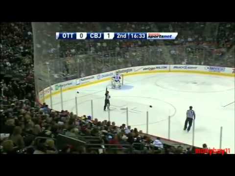 Brian Lee Lays Out Derek MacKenzie 12/31/2010