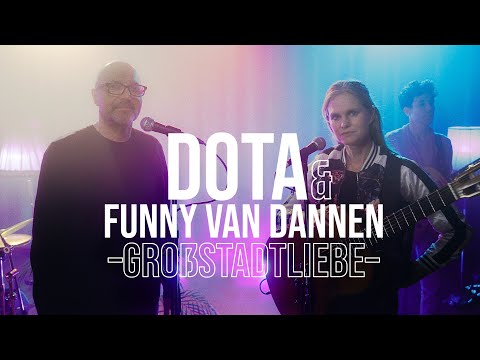 DOTA & Funny van Dannen - Vertonung des Gedichts "Großstadtliebe" von Mascha Kaléko
