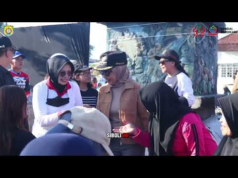 Senam jalan sehat dan hiburan musik dalam rangka hari jadi di eks kawedanan SIBOLI di RTH Boja