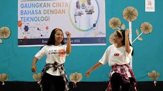 Download lagu Dance modern siswa smak st stefanus( Ayu dan Sury) cover lagu barat mp3 Download lagu Dance modern siswa smak st stefanus( Ayu dan Sury) cover lagu barat mp3