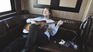 Billy Strings Bus Jams: &quot;Soon Forget&quot;