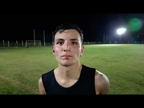 Luca Ferreri de Candil poniendo fuerza en el mediocampo 
