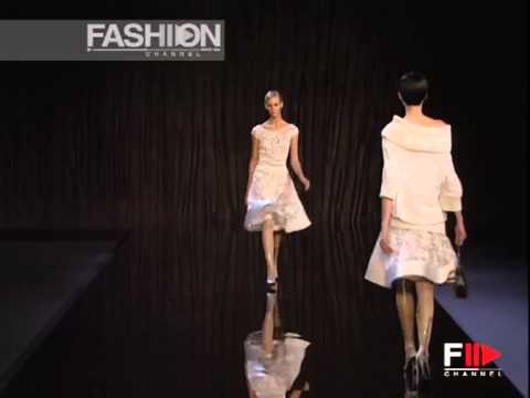 "Valentino" Autumn Winter 2003 2004 Paris 3 of 5 Pret a Porter Woman by FashionChannel